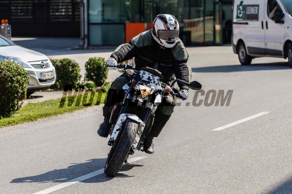 Husqvarna 701 Cafe Racer - zdjcia szpiegowskie