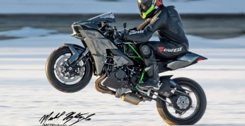Kawasaki Ninja H2 i najszybsze wheelie na lodzie