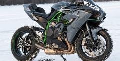 Kawasaki Ninja H2 - wheelie na lodzie