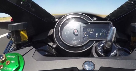 Kawasaki Ninja H2R vs Bugatti Veyron SS