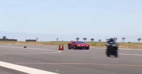 Kawasaki Ninja H2R vs Bugatti Veyron SS