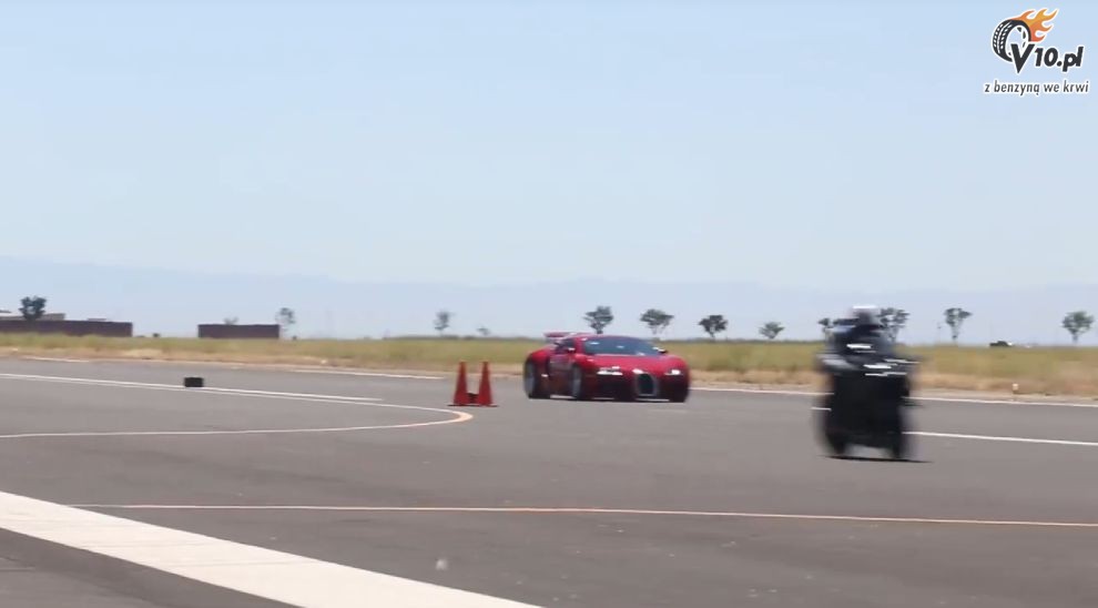 Kawasaki Ninja H2R vs Bugatti Veyron SS
