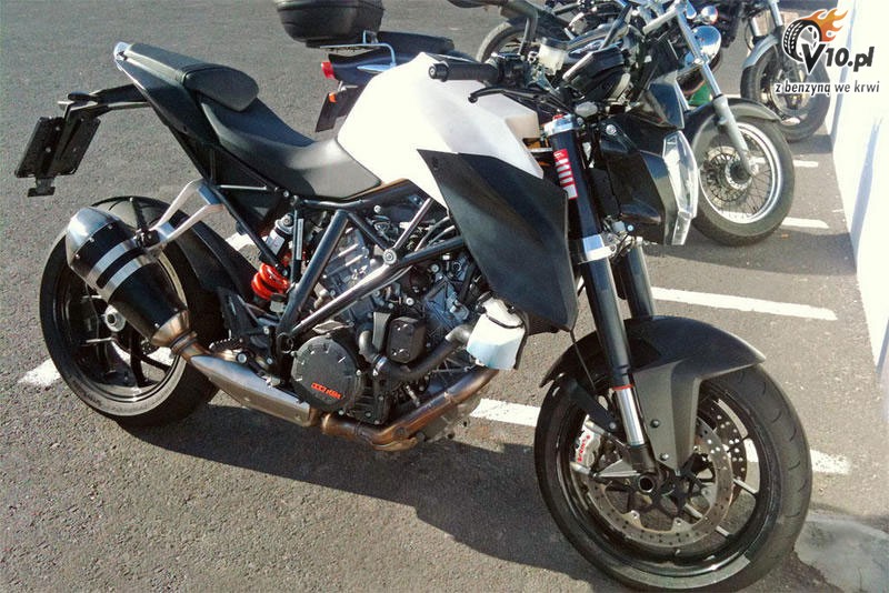 KTM 1290 Super Duke - bestia zostaa ujarzmiona. Mamy zdjcia szpiegowskie.