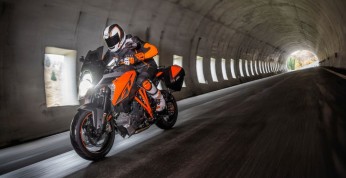 KTM 1290 Super Duke GT na 2016 rok - bestia w turystycznym przebraniu
