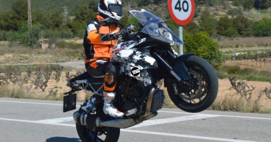 KTM 1290 Super Duke GT - zdjęcie szpiegowskie
