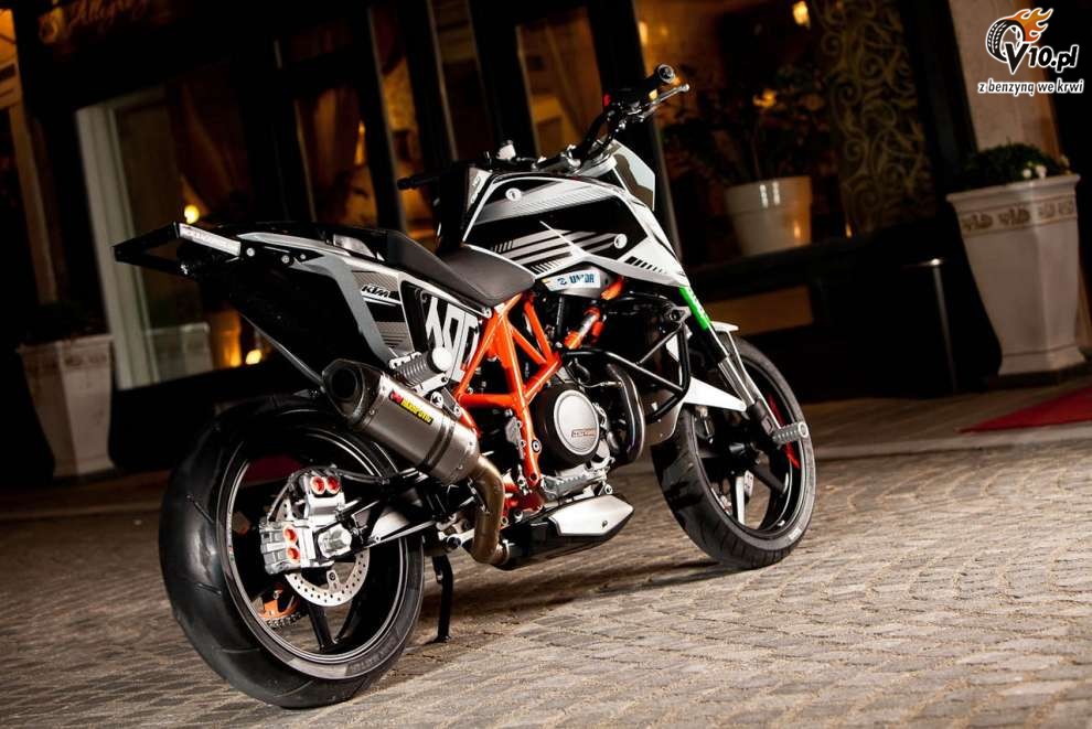 Rok Bagoros i KTM 690 Duke