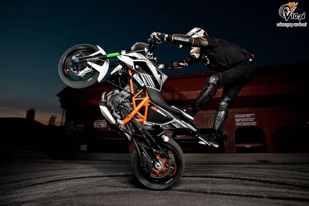 Rok Bagoros i KTM 690 Duke