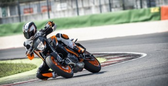 EICMA 2015: KTM Duke 690 i 690R na 2016 rok - jeszcze więcej mocy