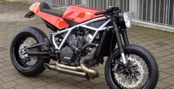 Czy to jest KTM RC8? Niemożliwe...