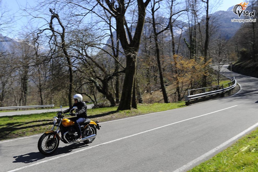 Moto Guzzi V9 Roamer i Bobber na 2016 rok
