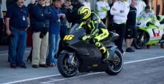 Valentino Rossi podczas testw w Walencji