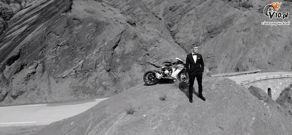 MV Agusta F3 i James Bond
