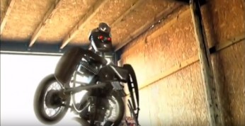 Video: Motocyklowy transformer - Norton Commando
