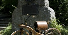 1885 Daimler riding car