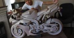 Yamaha YZF-R1 z papieru