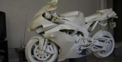 Yamaha YZF-R1 z papieru