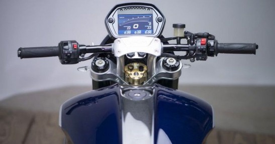 PGM V8 - motocykl o mocy 334 KM