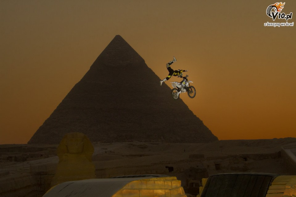 Red Bull X-Fighters 2010, Giza, Egipt