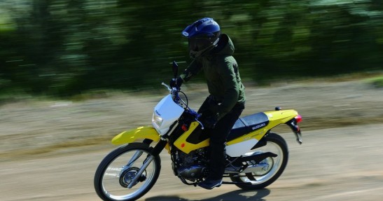 Suzuki DR200S na 2015 rok