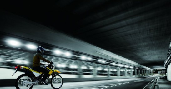 Suzuki DR200S na 2015 rok