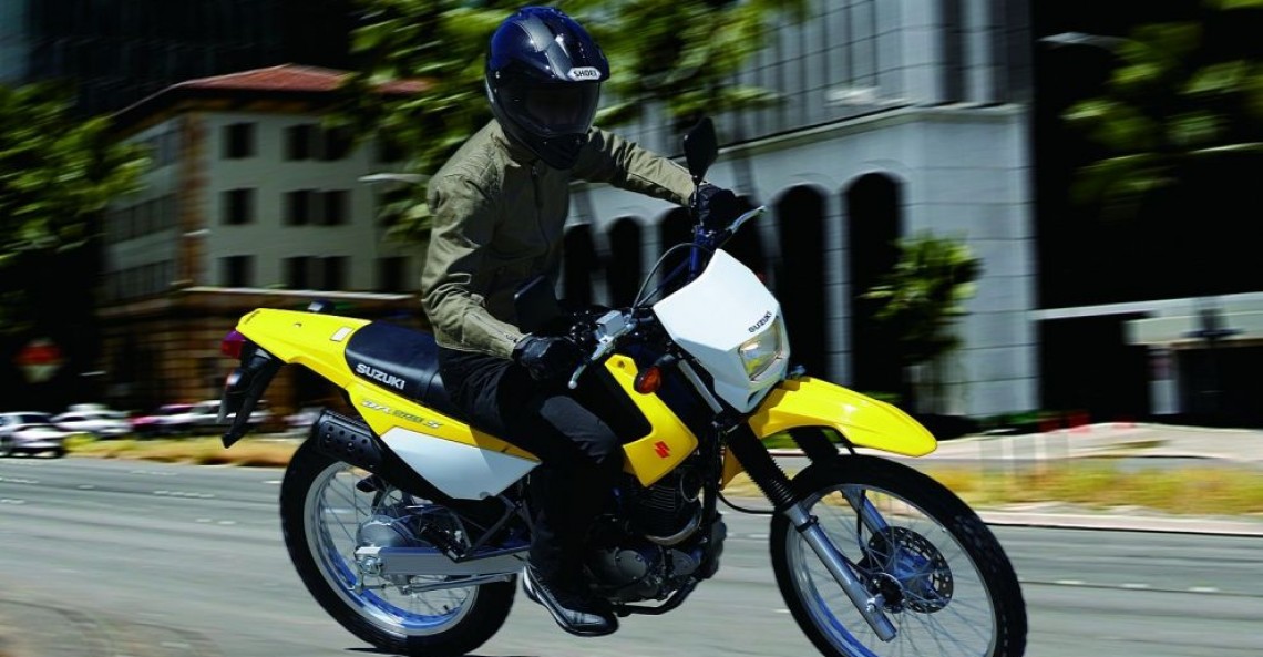 Suzuki DR200S na 2015 rok