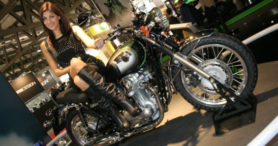 EICMA 2010 i dziewczyny