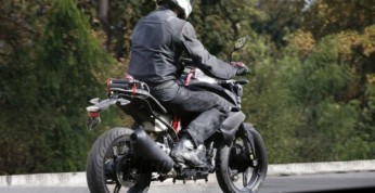 Małe BMW przyłapane podczas testów