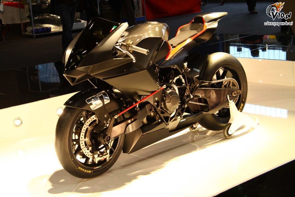 Vyrus 986 M2