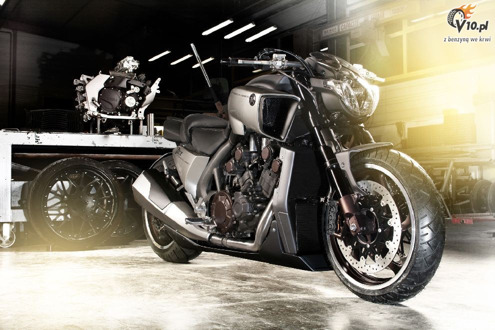 Yamaha VMAX HyperModified by Lazareth