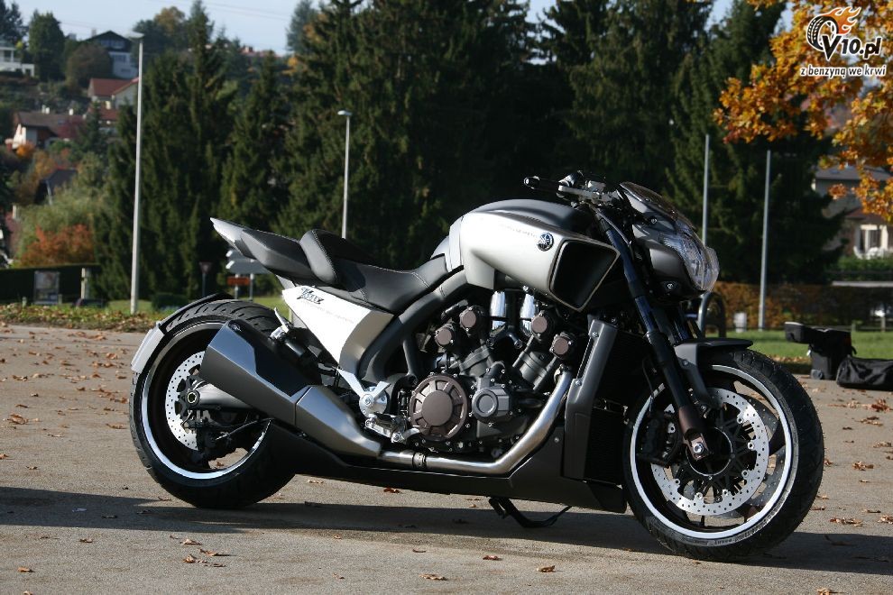 Yamaha VMAX HyperModified by Lazareth