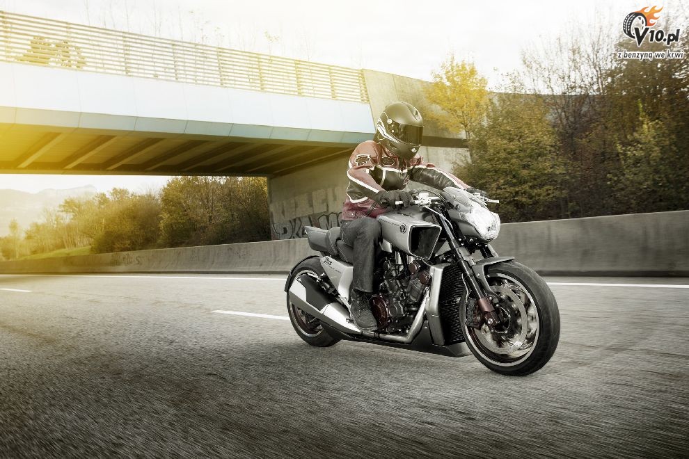 Yamaha VMAX HyperModified by Lazareth
