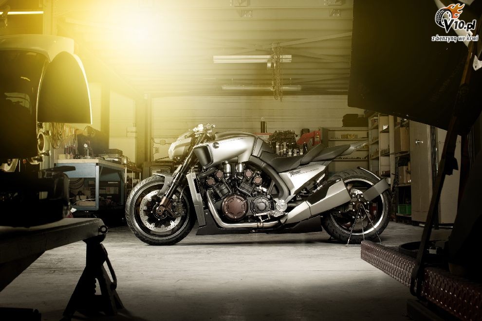 Yamaha VMAX HyperModified by Lazareth