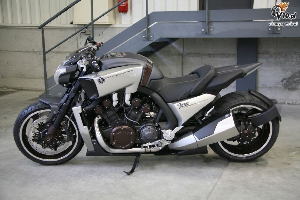 Yamaha VMAX HyperModified by Lazareth