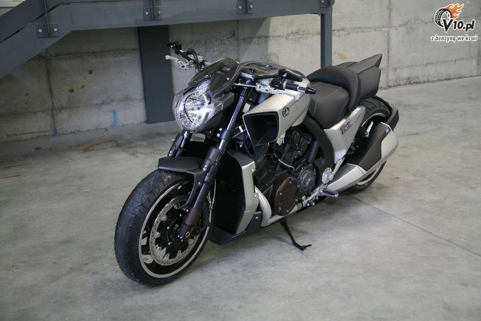 Yamaha VMAX HyperModified by Lazareth