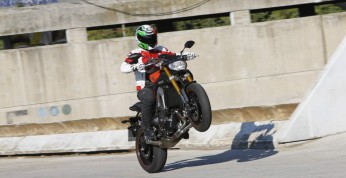 Video: Yamaha MT-09 - mocna, uniwersalna, piękna, ...