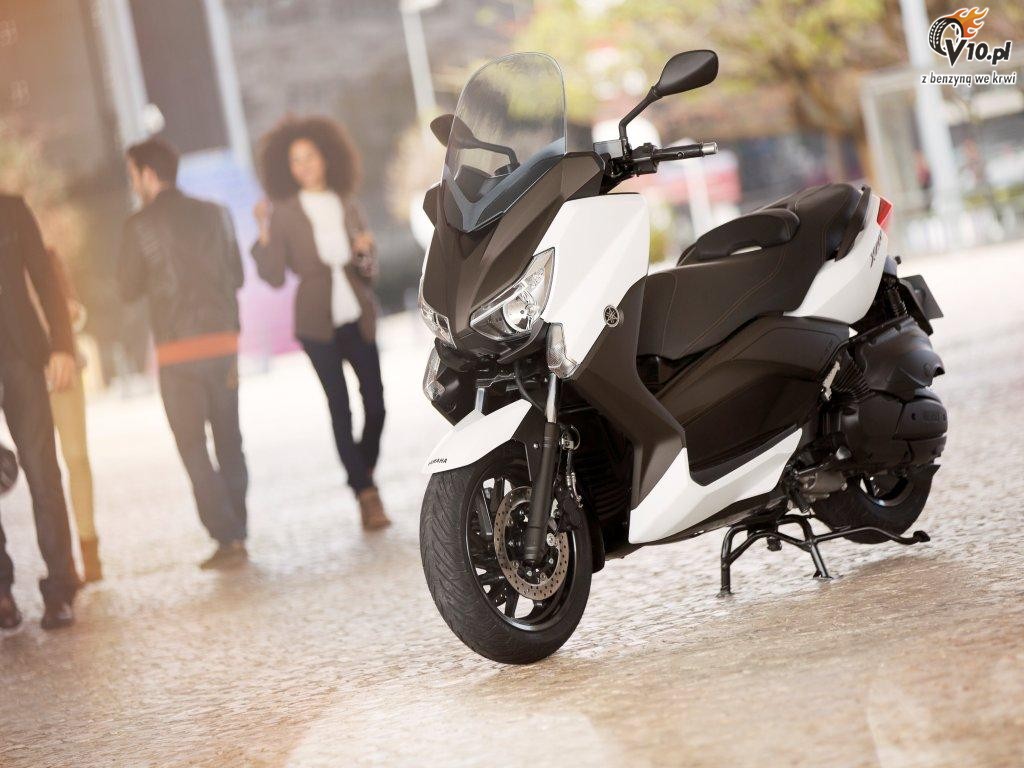 Yamaha X-Max 400 - kompaktowe dziecię dołącza do rodziny maxi skuterów spod znaku