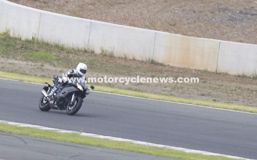 Yamaha YZF-R1 na 2014 rok - zdjcia szpiegowskie