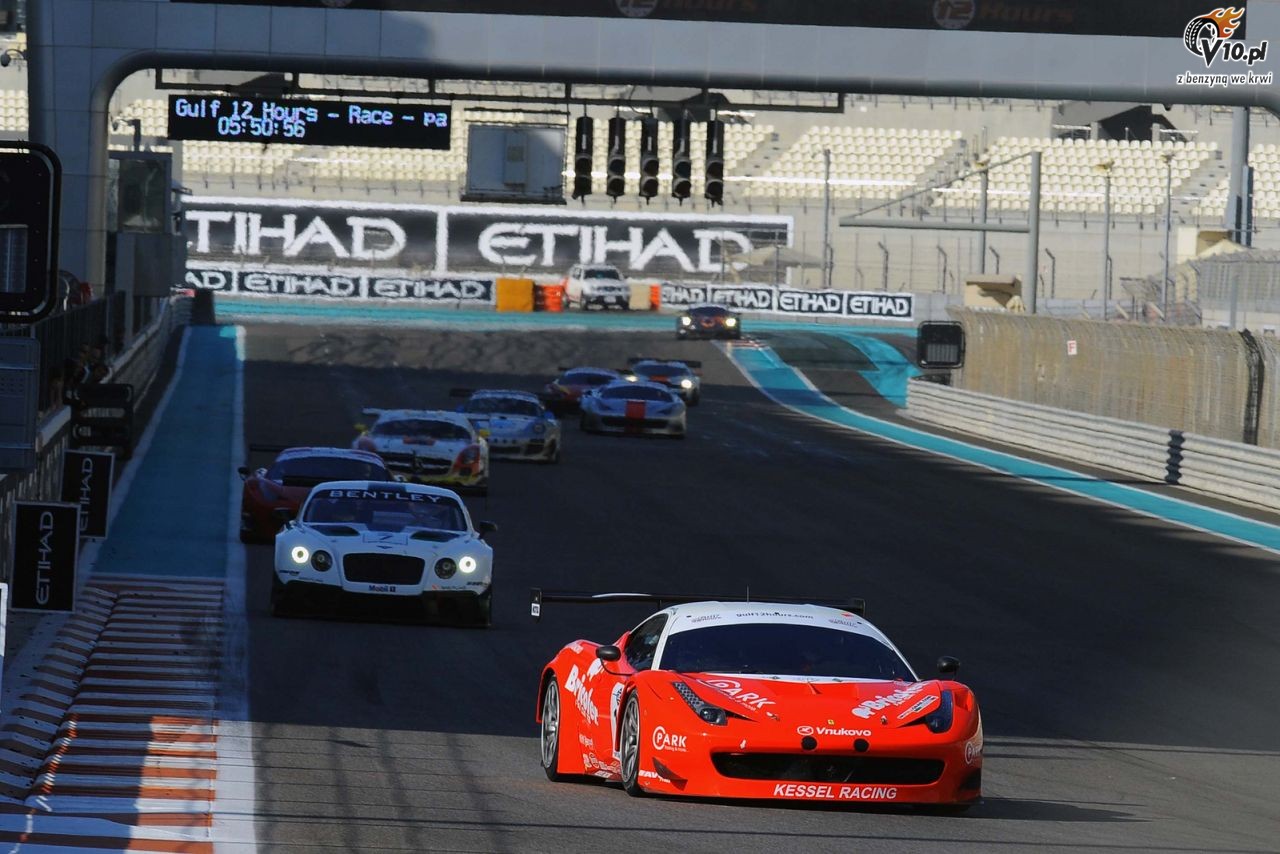 Broniszewski pokona Bentleya i wrci na podium Gulf 12 Hours