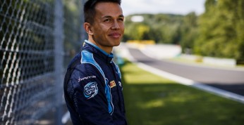 Albon nowym faworytem do uzupełnienia składu Toro Rosso na sezon...