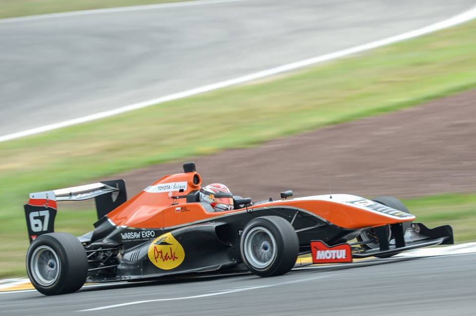 Ptak bez sukcesu w przedostatniej rundzie Toyota Racing Series