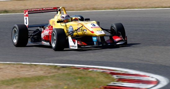 Giovinazzi da się we znaki Raikkonenowi?
