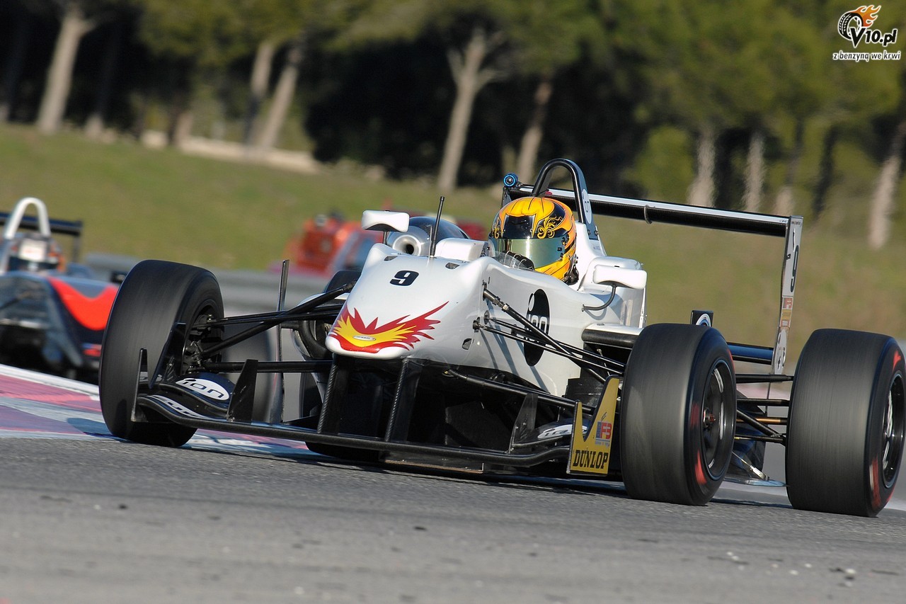 Artur Janosz dziesity w debiucie w European F3 Open na Paul Ricard