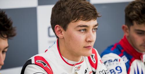 Russell pojeździ na treningach F1