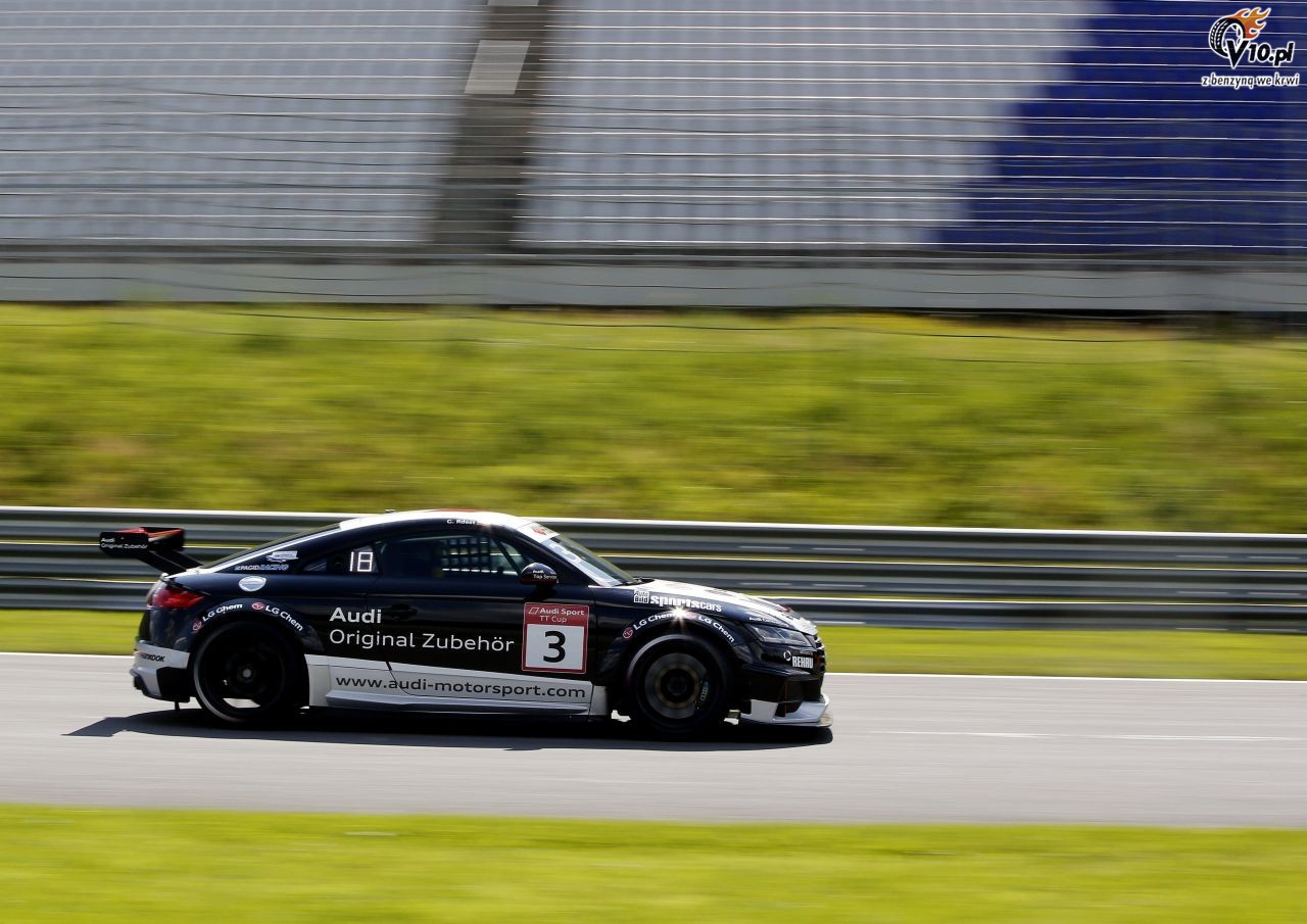 Kisiel odnosi pierwsze zwycistwo w Audi Sport TT Cup