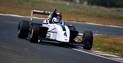 Harrison Newey mistrzem MRF Challenge. Pokonał m. in. Micka Schumachera