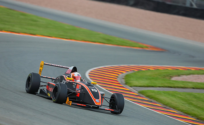 Waliko sidmy w ostatnich kwalifikacjach ADAC Formel Masters