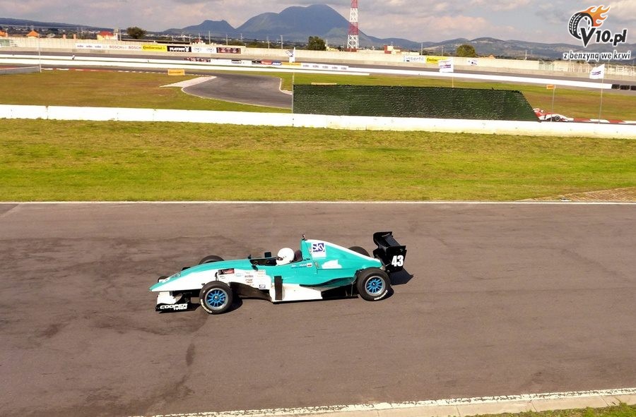 Kisiel na podium w Formule Latam