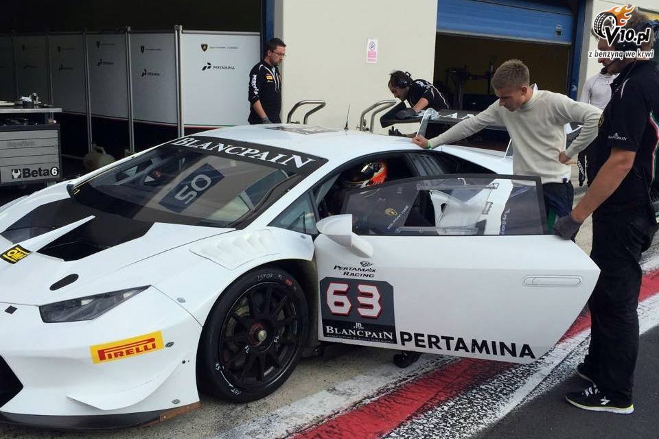 Basz na testach w Lamborghini Super Trofeo