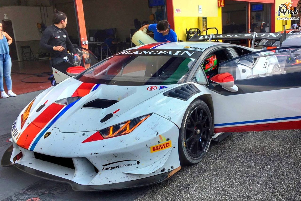 Basz ponownie jedzi Lamborghini Huracanem na testach