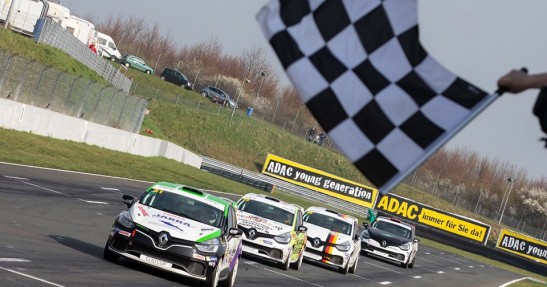 Karol Urbaniak w Renault Clio Cup Central Europe
